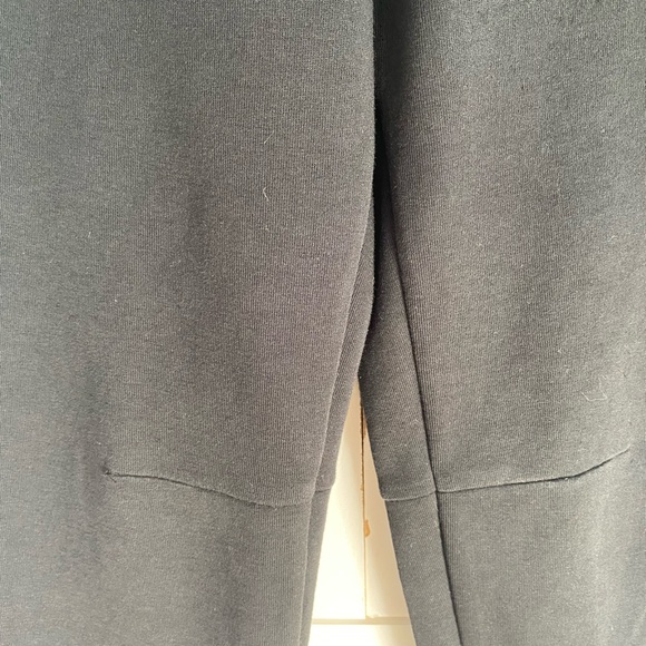 Adidas womens medium black elevated fall athleisure streetwear crop jogger pant - Picture 4 of 11